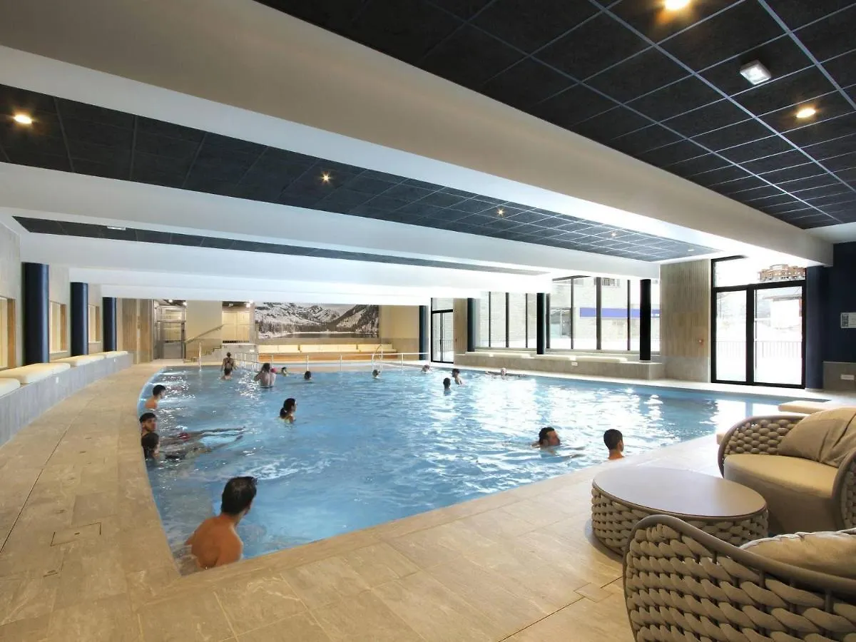 Perfect Residence With Spa Near The Slopes In Alpe D'Huez Apartment
